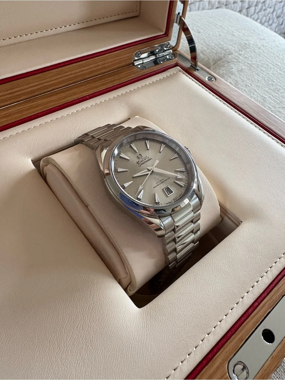 Omega Aqua Terra Sandstone 38 mm
